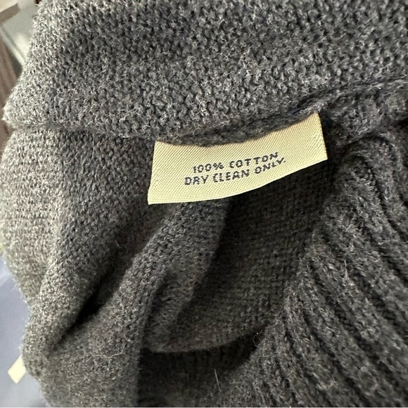 BILLS KHAKIS Men’s Charcoal Gray V-Neck Pullover Sweater Medium - Picture 5 of 5